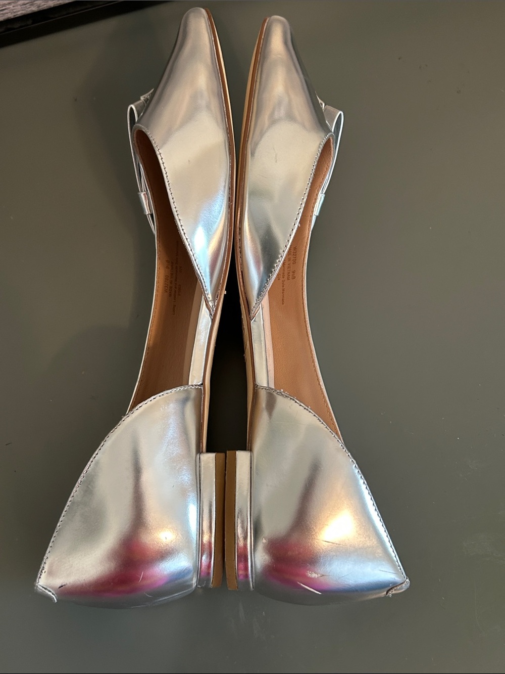 Cole Haan Metallic Silver Pointed-Toe Bow Flats. - Picture 7 of 12
